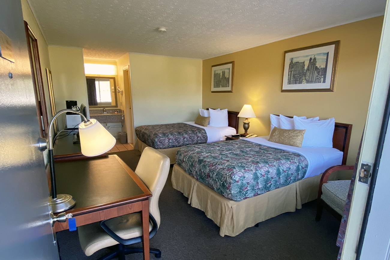 Double yellow room